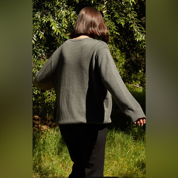 John Galt Dark Gray Nikki V-Neck Long Sleeve Ribbed Trimming Sweater EUC SIZE M - Picture 3 of 8